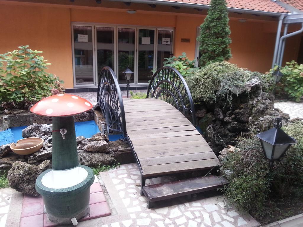 Hotel Car Smederevo Bagian luar foto